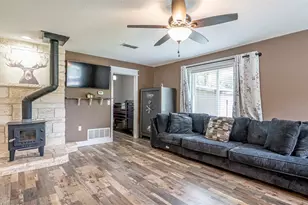 8147 Fawn Cir, Granbury, TX 76049 - Photo 9