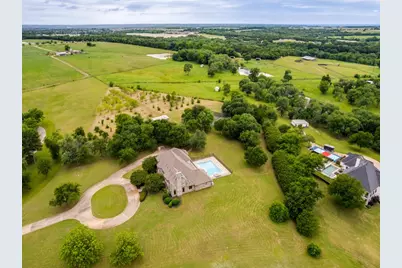 362 Woodland Hills Drive, Sherman, TX 75092 - Photo 3