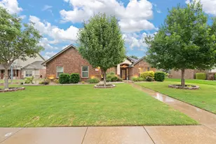 1623 Hawthorne St, Cleburne, TX 76033 - Photo 5