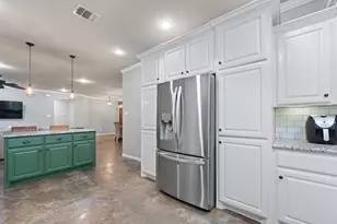 1623 Hawthorne St, Cleburne, TX 76033 - Photo 23