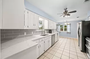 909 Valley View Ave, Red Oak, TX 75154 - Photo 11