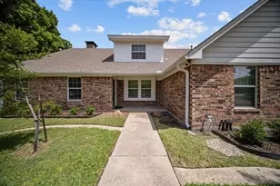 1602 Lancelot Cir, Grand Prairie, TX 75050 - Photo 31