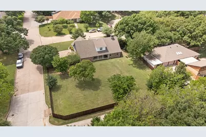 1602 Lancelot Circle, Grand Prairie, TX 75050 - Photo 5