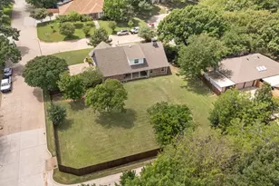 1602 Lancelot Cir, Grand Prairie, TX 75050 - Photo 5