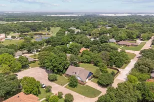 1602 Lancelot Cir, Grand Prairie, TX 75050 - Photo 27