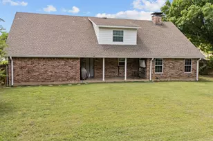 1602 Lancelot Cir, Grand Prairie, TX 75050 - Photo 25