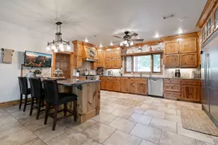 132 Southside Dr, Gainesville, TX 76240 - Photo 1