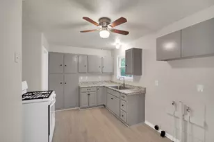 207 N Lyndalyn Ave, DeSoto, TX 75115 - Photo 7