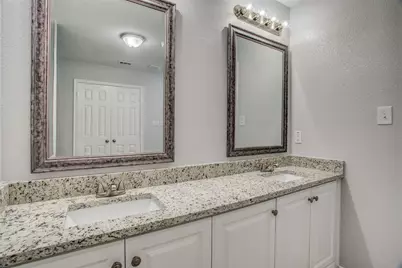 508 W Lone Star Avenue, Cleburne, TX 76033 - Photo 17