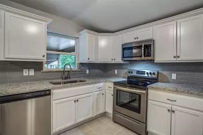 508 W Lone Star Avenue, Cleburne, TX 76033 - Photo 11