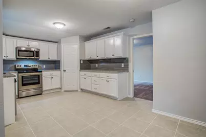 508 W Lone Star Avenue, Cleburne, TX 76033 - Photo 9