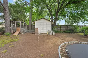 401 Columbia Cir, Lake Dallas, TX 75065 - Photo 11