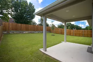 404 Castle Rd, Sherman, TX 75092 - Photo 23