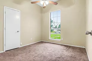 313 Sunnyview Dr, Mansfield, TX 76063 - Photo 9
