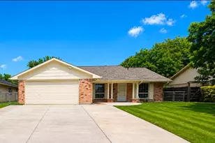 614 W Grenoble Dr, Grand Prairie, TX 75052 - Photo 17