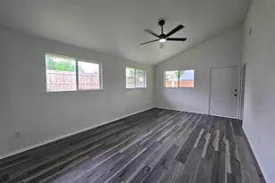 614 W Grenoble Dr, Grand Prairie, TX 75052 - Photo 3