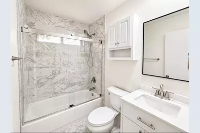 614 W Grenoble Drive, Grand Prairie, TX 75052 - Photo 9