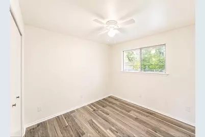 614 W Grenoble Drive, Grand Prairie, TX 75052 - Photo 13