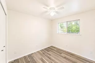 614 W Grenoble Dr, Grand Prairie, TX 75052 - Photo 13