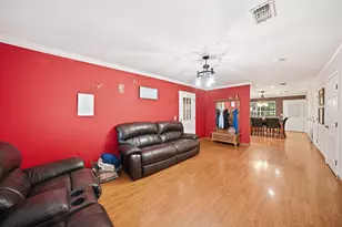902 Travis Ave, Alvarado, TX 76009 - Photo 5
