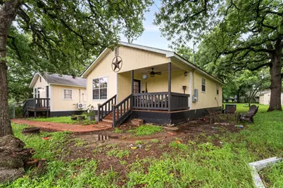 902 Travis Avenue, Alvarado, TX 76009 - Photo 1