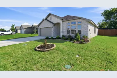 1106 Holly Street, Cleburne, TX 76033 - Photo 3