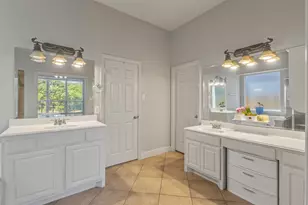 2302 Grizzly Run Ln, Euless, TX 76039 - Photo 13