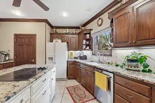 1101 Garden Park Cir, Tyler, TX 75703 - Photo 9