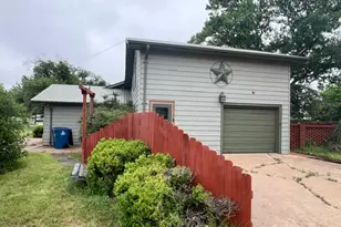 1305 W Elliott St, Breckenridge, TX 76424 - Photo 3