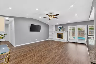 1915 Glenrose Lane, Carrollton, TX 75007 - Photo 3