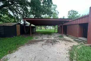 817 Tanglewood Dr, Clyde, TX 79510 - Photo 3