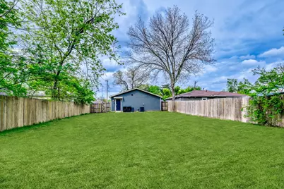1123 Division Street, Greenville, TX 75401 - Photo 11