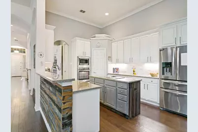 1209 Queen Guinevere Drive, Lewisville, TX 75056 - Photo 9