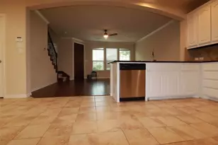 913 Shelby Ln, Lewisville, TX 75056 - Photo 9