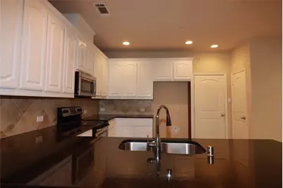 913 Shelby Lane, Lewisville, TX 75056 - Photo 11
