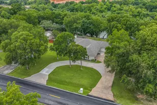 8012 Ravenswood Rd, Granbury, TX 76049 - Photo 3