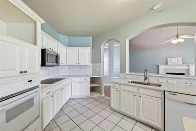 1184 Pleasant Oaks Drive, Lewisville, TX 75067 - Photo 7