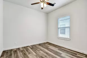 1103 S Montgomery St, Sherman, TX 75090 - Photo 15