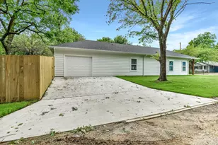 1103 S Montgomery St, Sherman, TX 75090 - Photo 19