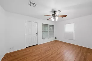 303 N Milam St, Rogers, TX 76569 - Photo 7