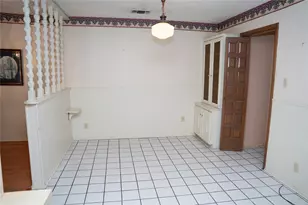 1106 E Franklin St, Hillsboro, TX 76645 - Photo 15