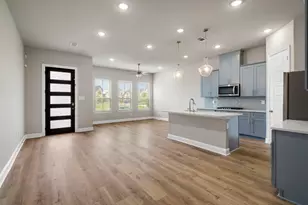 12972 Rockham Ln, Farmers Branch, TX 75234 - Photo 5