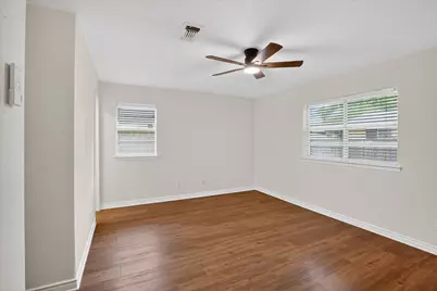 2132 Sandy Lane, Irving, TX 75060 - Photo 17