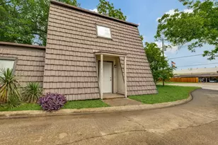 809 E Pioneer Dr, Irving, TX 75061 - Photo 1