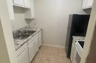 8127 Stonehurst St, Dallas, TX 75217 - Photo 5