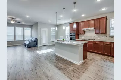 944 Crest Breeze Drive, Fort Worth, TX 76052 - Photo 5