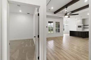 713 Club Oak Dr, River Oaks, TX 76114 - Photo 13
