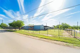 703 N Harvey St, Breckenridge, TX 76424 - Photo 31