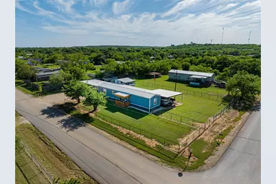 703 N Harvey Street, Breckenridge, TX 76424 - Photo 1