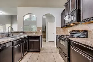 930 Foxgrove Ln, Providence Village, TX 76227 - Photo 13